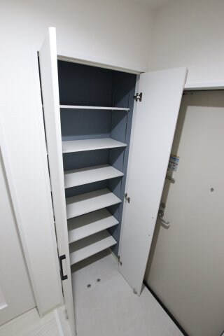 クリエオーレ初芝の物件内観写真