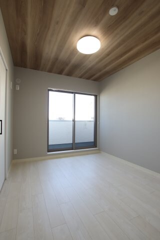 クリエオーレ初芝の物件内観写真