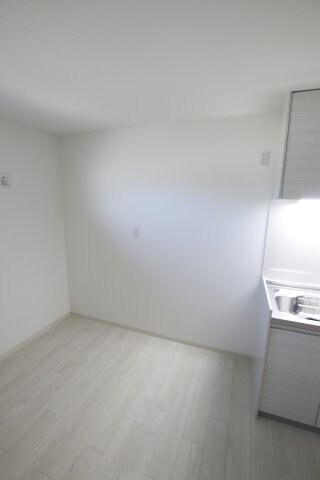 クリエオーレ初芝の物件内観写真