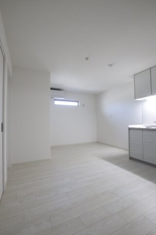 クリエオーレ初芝の物件内観写真