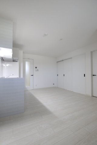 クリエオーレ初芝の物件内観写真