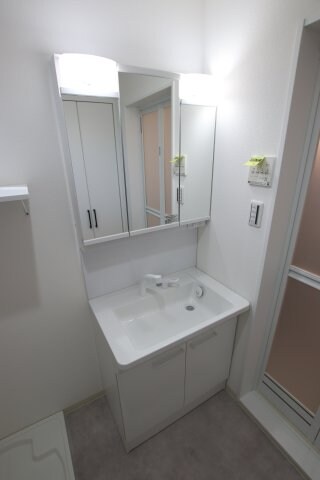 クリエオーレ初芝の物件内観写真