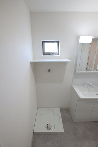 クリエオーレ初芝の物件内観写真