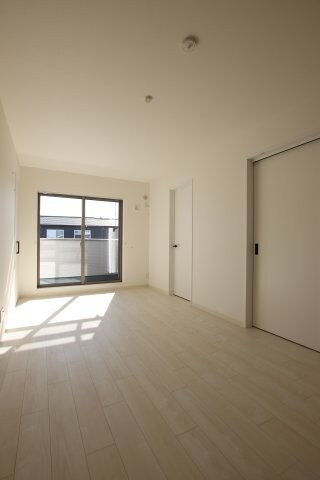 クリエオーレ初芝の物件内観写真