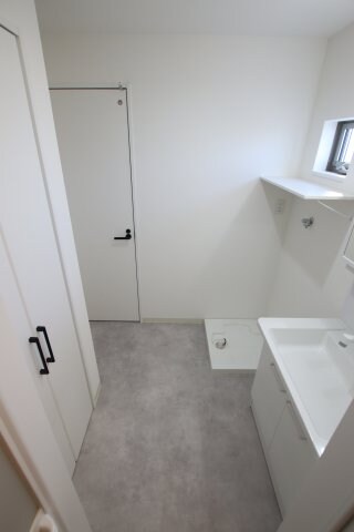 クリエオーレ初芝の物件内観写真