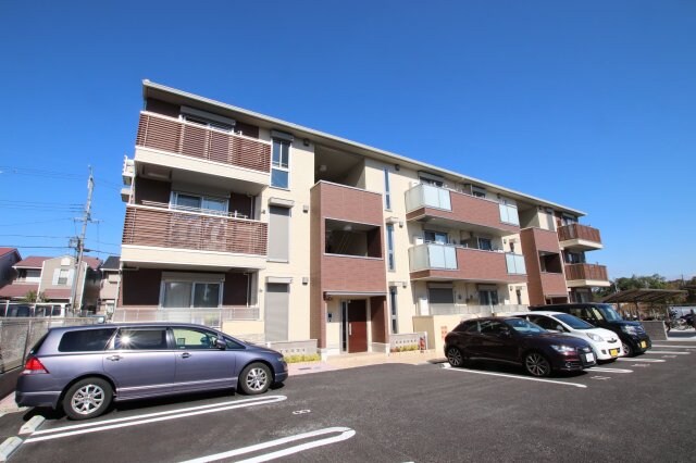 モア・サンハイムの物件外観写真