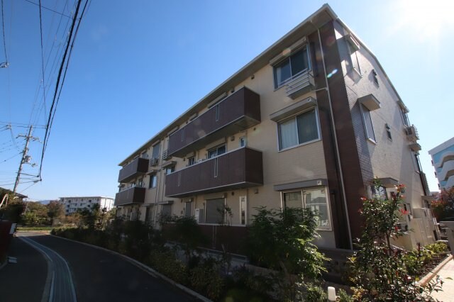 モア・サンハイムの物件外観写真