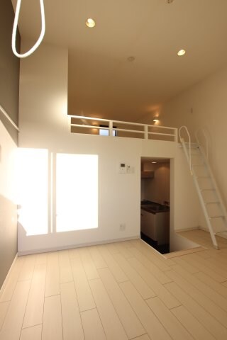 AVENIRの物件内観写真