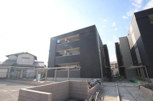 グランメゾンゆずり葉Ⅰ番館の物件外観写真