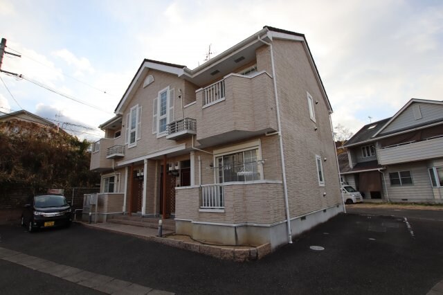 ミシュカーンの物件外観写真