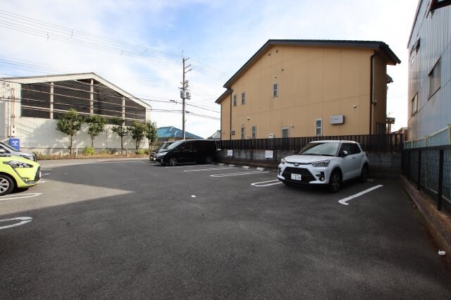 カーサイナバの物件外観写真