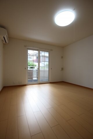 フィオーレ松ヶ丘の物件内観写真