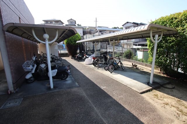 ラルジュウエストの物件内観写真