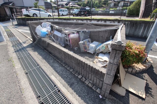 ラルジュウエストの物件内観写真