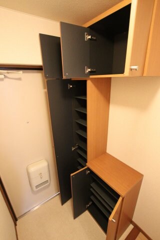 ラルジュウエストの物件内観写真