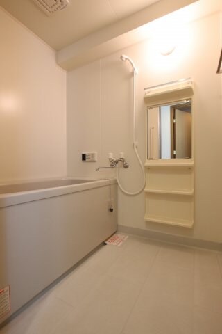 ラルジュウエストの物件内観写真