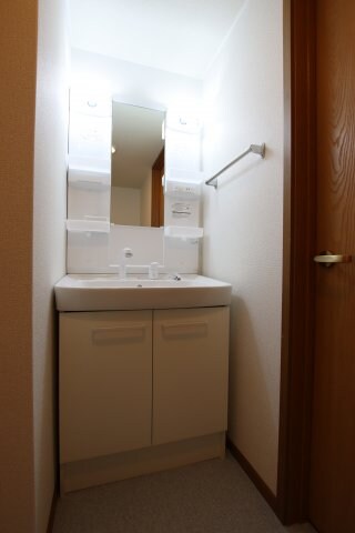 ラルジュウエストの物件内観写真