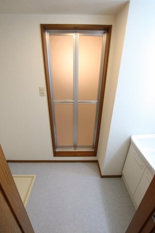 ラルジュウエストの物件内観写真