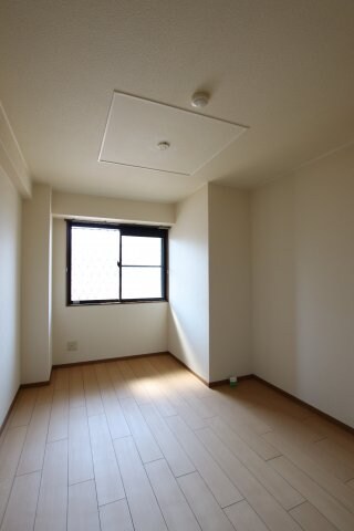 ラルジュウエストの物件内観写真