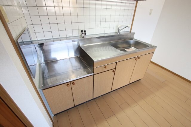 ラルジュウエストの物件内観写真