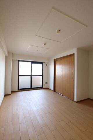 ラルジュウエストの物件内観写真