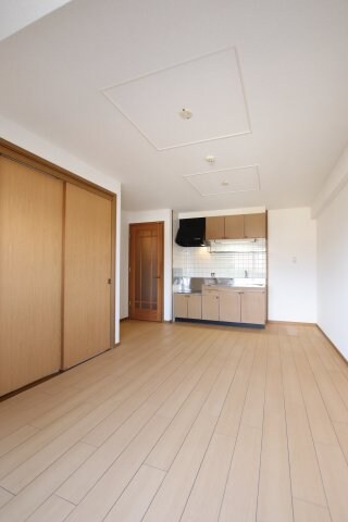 ラルジュウエストの物件内観写真