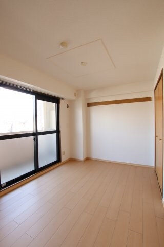 ラルジュウエストの物件内観写真