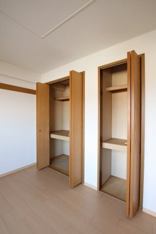 ラルジュウエストの物件内観写真