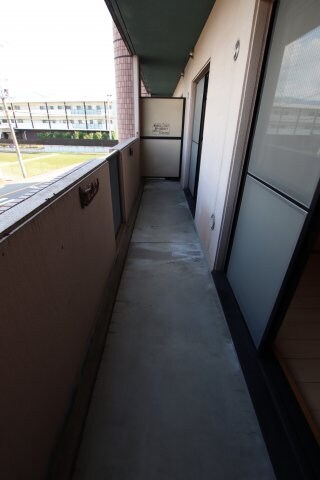 ラルジュウエストの物件内観写真