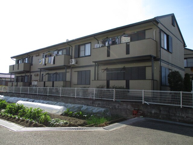 クレールタウンC棟の物件外観写真