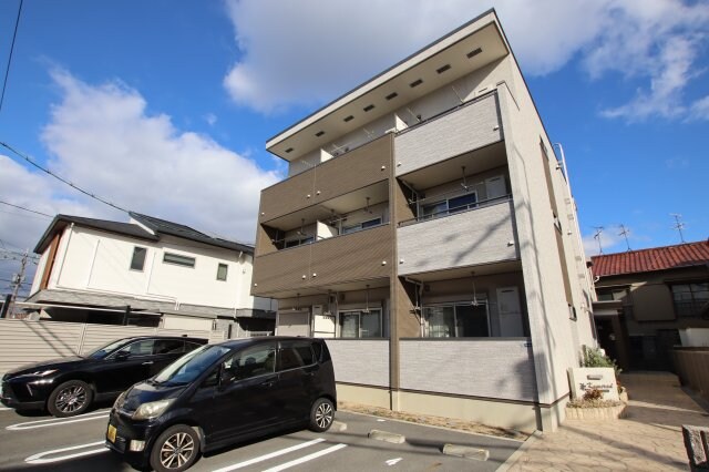 カメラート高見の物件外観写真