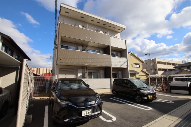 カメラート高見の物件外観写真