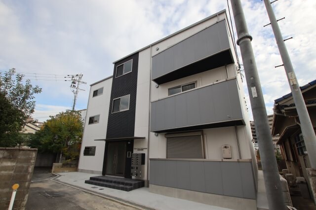 オガールコートナカモズの物件外観写真