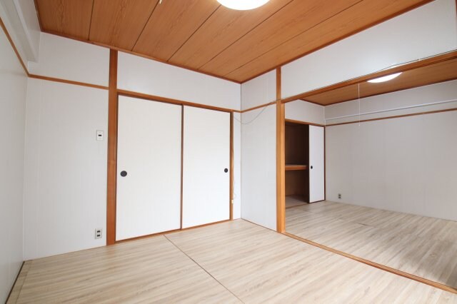 マンション宝寿の物件内観写真