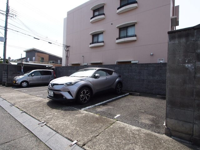 ホワイトロートスの物件外観写真