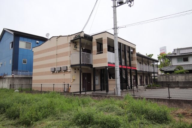 レオパレス外環富田林Ⅱの物件外観写真