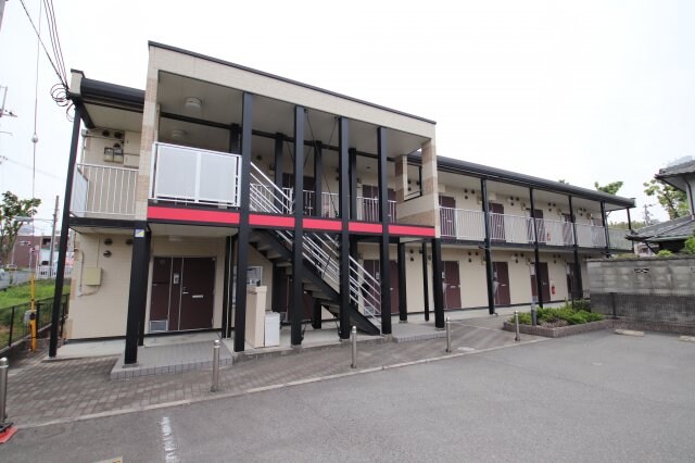 レオパレス外環富田林Ⅱの物件外観写真