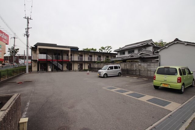 レオパレス外環富田林Ⅱの物件外観写真