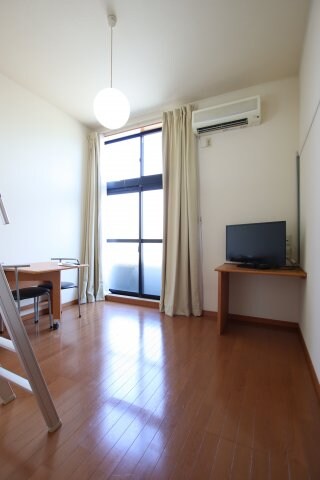 レオパレスフォレストいずみの物件内観写真