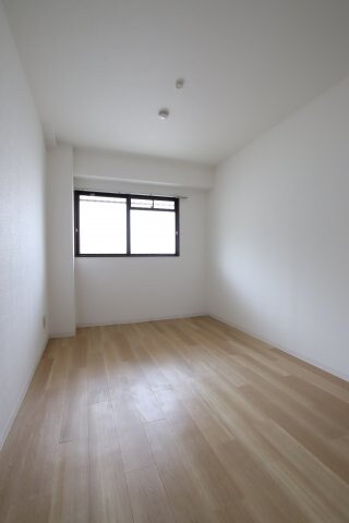 ウエストコート(西之山町)の物件内観写真