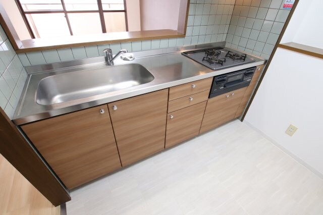 ウエストコート(西之山町)の物件内観写真