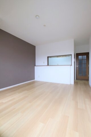 ウエストコート(西之山町)の物件内観写真