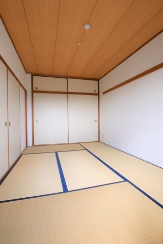 ウエストコート(西之山町)の物件内観写真