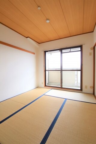 ウエストコート(西之山町)の物件内観写真