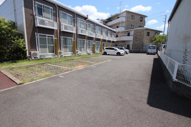 レオパレスcross wingの物件外観写真