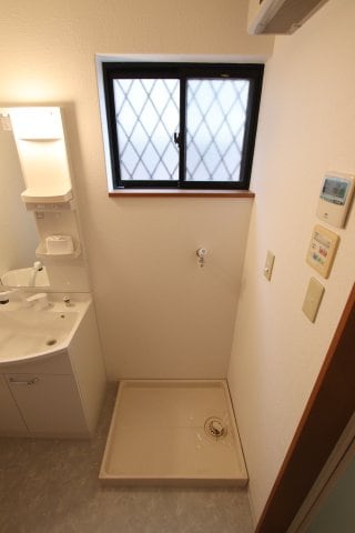 北青葉台戸建の物件内観写真