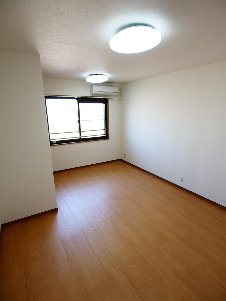 グレイス西山台の物件内観写真