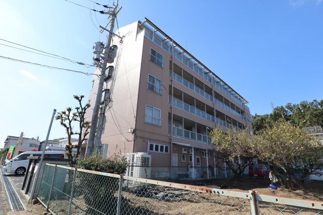 ロイヤルガーデン長野の物件外観写真