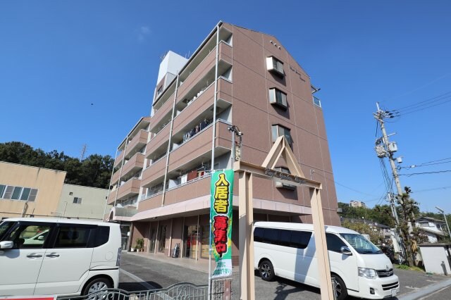 ロイヤルガーデン長野の物件外観写真