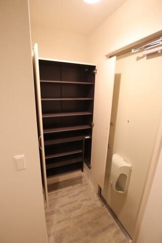 ノイエスカーサの物件内観写真